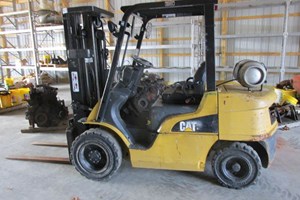 Caterpillar P6000  Forklift